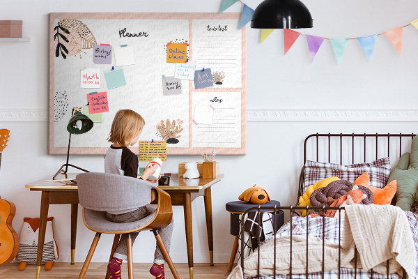 Kurkbord stijlvolle planner met bloemenaccenten