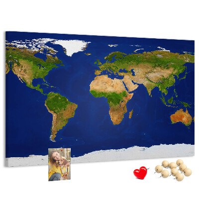 Wereldkaart prikbord met gekleurde spelden