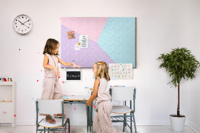 Prikbord met geometrische vormen in pastelkleuren