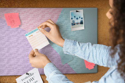 Prikbord met geometrische vormen in pastelkleuren