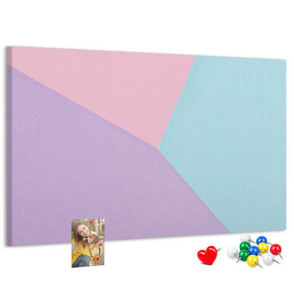 Prikbord met geometrische vormen in pastelkleuren