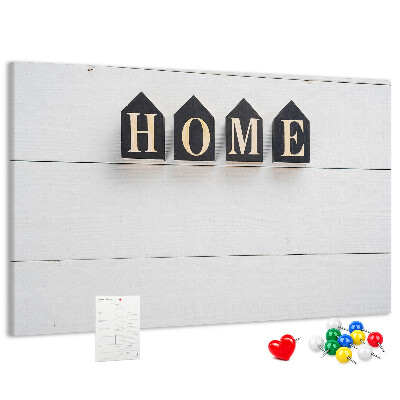 Kurkbord met stijlvolle letters op een houten achtergrond