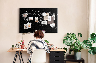 Kurkbord met geometrische witte contouren van de wereld