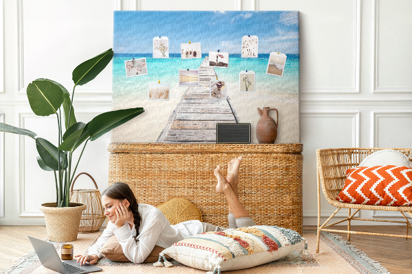 Prikbord met een rustige pier in een tropisch paradijs