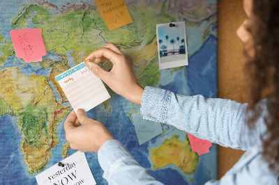 Kurkbord wereldkaart in pastelkleuren