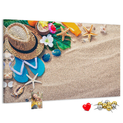 Kurken prikbord met zomerse strandherinneringen als decoratie