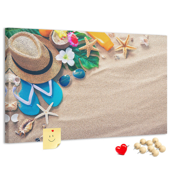 Kurken prikbord met zomerse strandherinneringen als decoratie