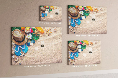 Kurken prikbord met zomerse strandherinneringen als decoratie