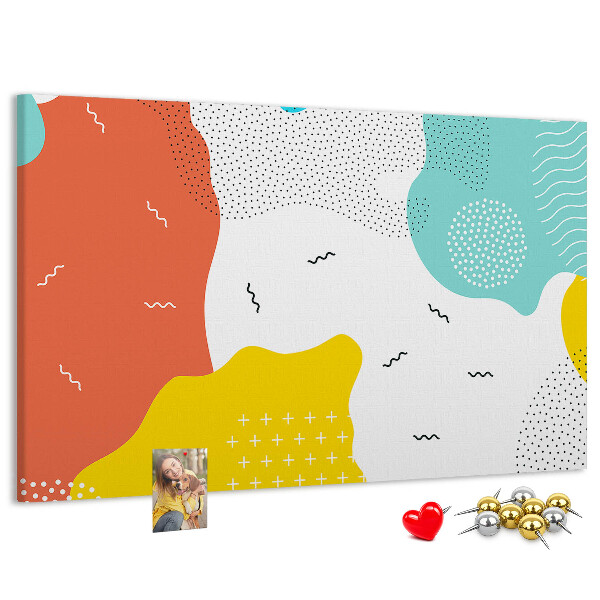 Prikbord met kleurrijke abstracte vormen en patronen