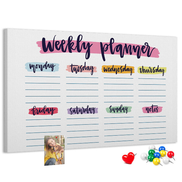 Kurkbord weekplanner met kleurrijke accenten