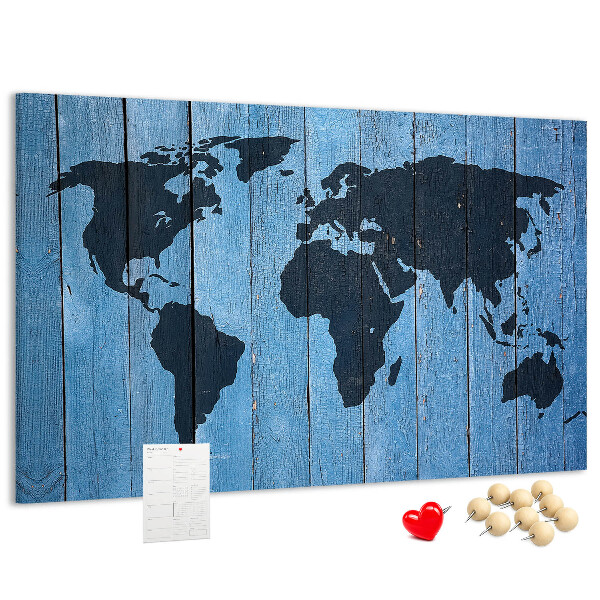 Wereldkaart op een houten achtergrond prikbord