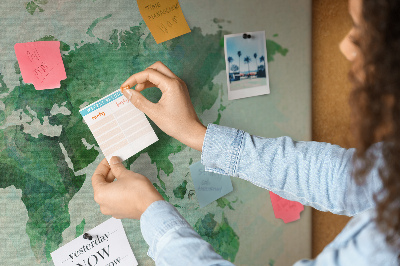 Kurk prikbord met groene aquarel wereldkaart