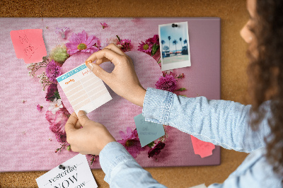 Prikbord met hartvormig bloemenpatroon