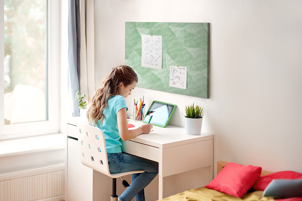 Kurkbord met abstract patroon in groene tinten
