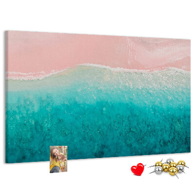 Prikbord oceaangolven op een roze achtergrond