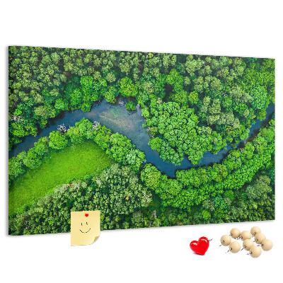 Kurk prikbord met een afbeelding van een groen landschap met een kronkelende rivier