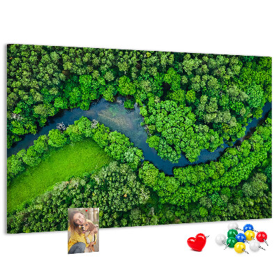 Kurk prikbord met een afbeelding van een groen landschap met een kronkelende rivier