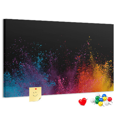 Kurkbord met een explosie van kleuren op een zwarte achtergrond
