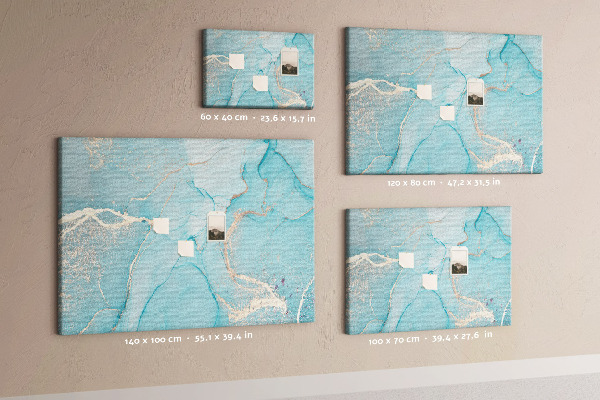 Prikbord met blauw marmerpatroon en fijne adertjes