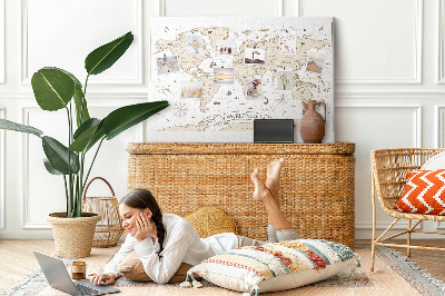 Kurkbord met een kaart van de oude wereld en geografische details