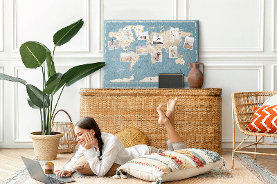 Prikbord oude wereldkaart met een delicate achtergrond