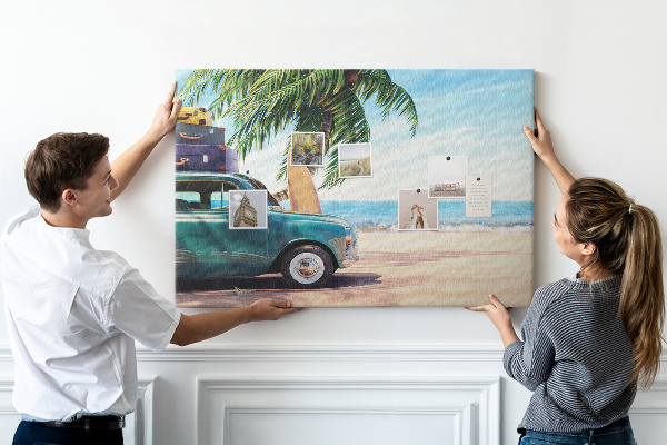Kurken prikbord voor een vakantietrip naar de kust met de auto