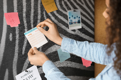 Prikbord met zwart-witte zebrastrepen