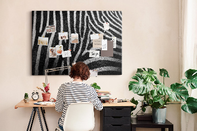 Prikbord met zwart-witte zebrastrepen