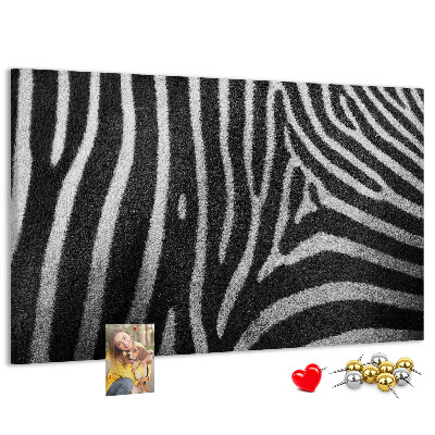 Prikbord met zwart-witte zebrastrepen