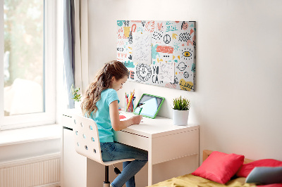 Prikbord met vrolijke patronen, dierenmotieven en teksten