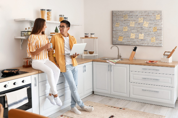 Kurkbord met een stijlvolle print van een bakstenen muur in neutrale tinten