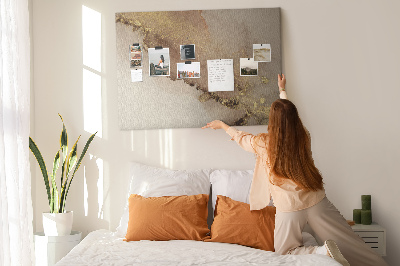 Kurk prikbord met abstract landschap met gouden accenten