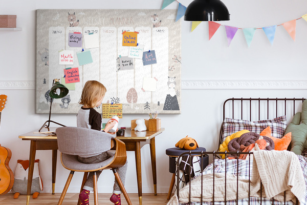 Kurkbord met bosdieren op de weekplanner