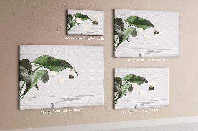 Kurkbord fijne blaadjes op een minimalistische achtergrond