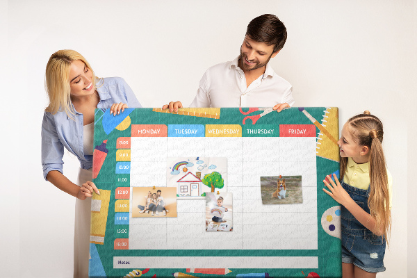 Prikbord creatief weekplan met kleurrijke accenten