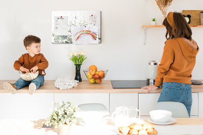 Kurk prikbord met fijne blaadjes in verschillende tinten groen