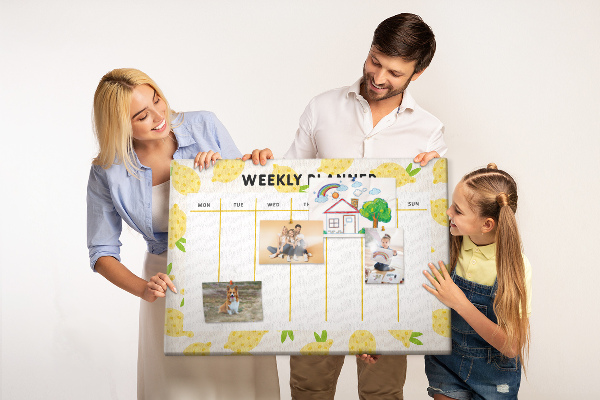 Weekkalender met een citroenmotief en kurk prikbord