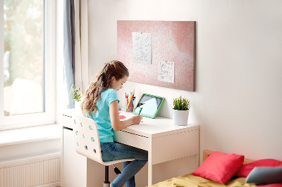 Prikbord roze achtergrond met subtiele gouden accenten
