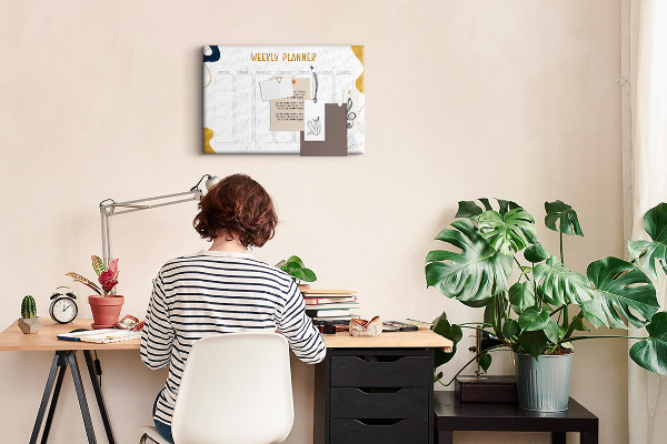 Kurkbord weekplanner met een abstract kleurrijk patroon
