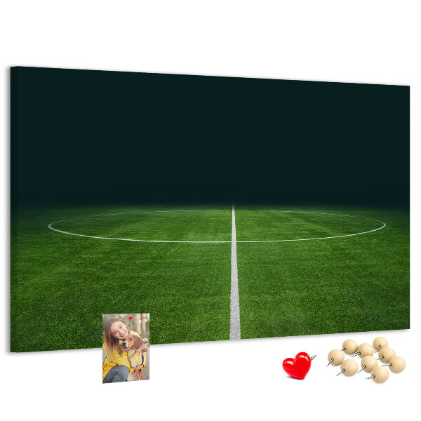 Kurk prikbord voetbalveld met belijning en gras