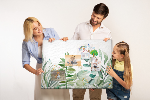Kurkbord met tropische bladeren in delicate tinten
