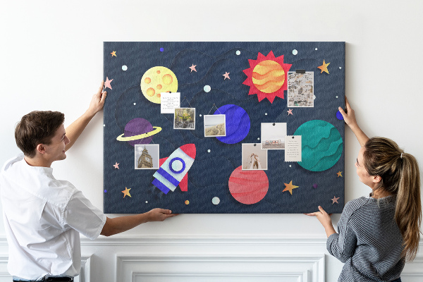 Kurk prikbord met een ruimtereis langs kleurrijke planeten