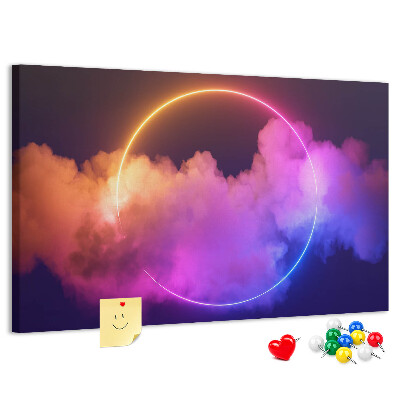 Prikbord met kleurrijke wolken en een neonkleurige cirkel