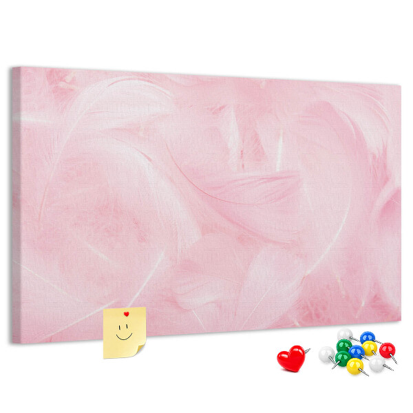 met een achtergrond van fijne roze veren