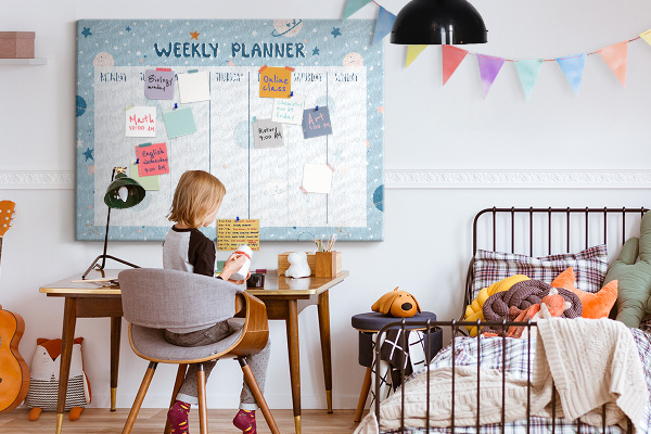 Kurken prikbord weekplanner in futuristische stijl