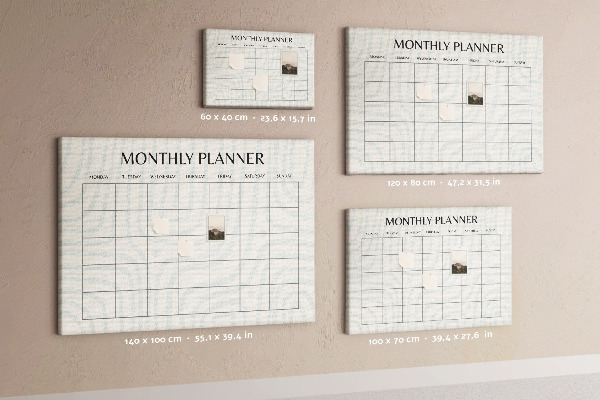 Kurkbord maandplanner met een minimalistisch ontwerp