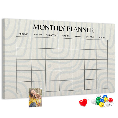 Kurkbord maandplanner met een minimalistisch ontwerp