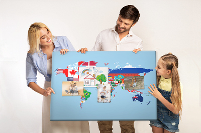 Kurkbord wereldkaart met landvlaggen