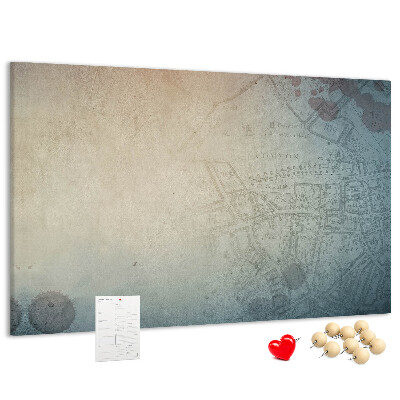 Kurkbord met een print van een oude kaart met subtiele vlekken