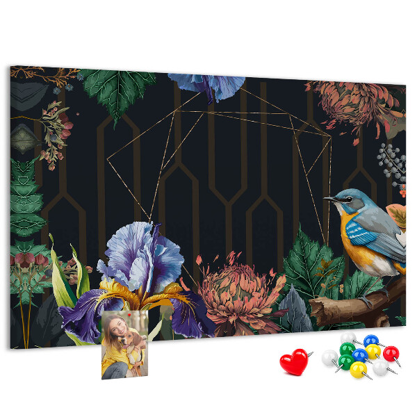 Kurken prikbord met bloemenpatroon en een kleurrijke vogel